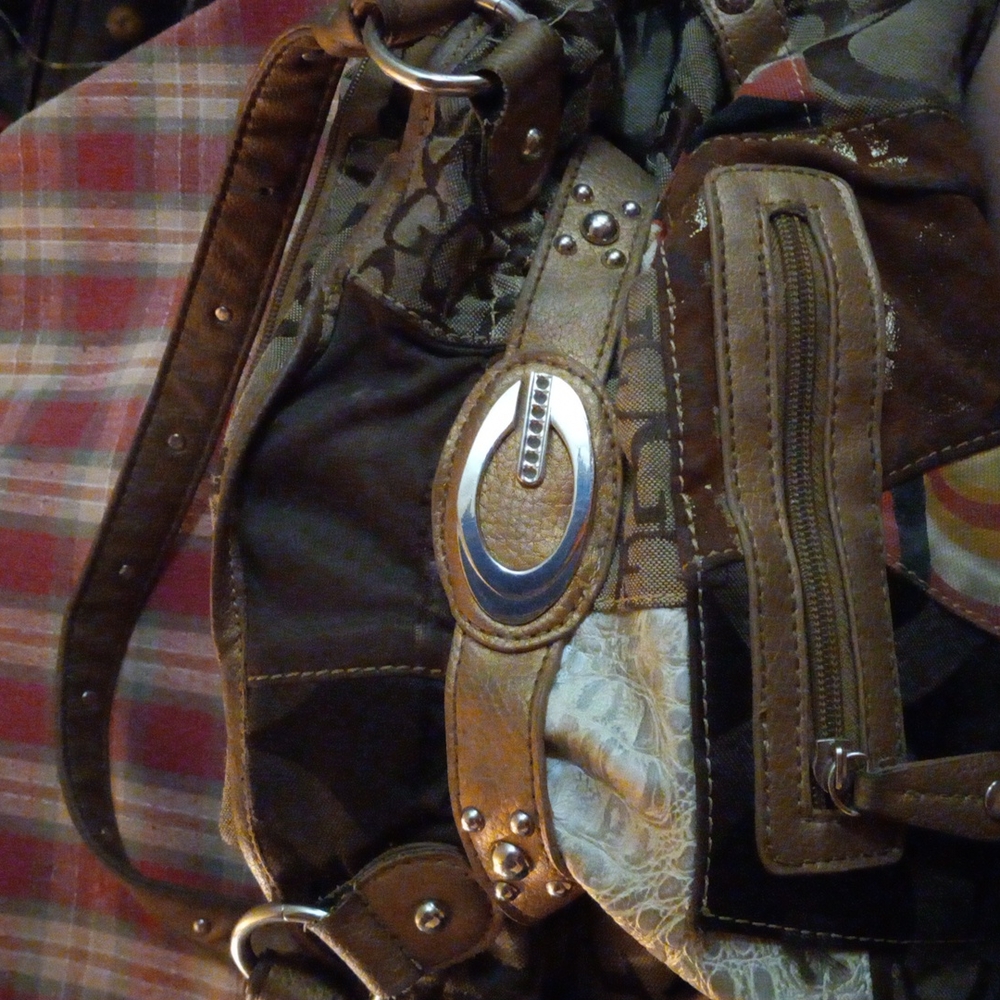 Brown guess purse